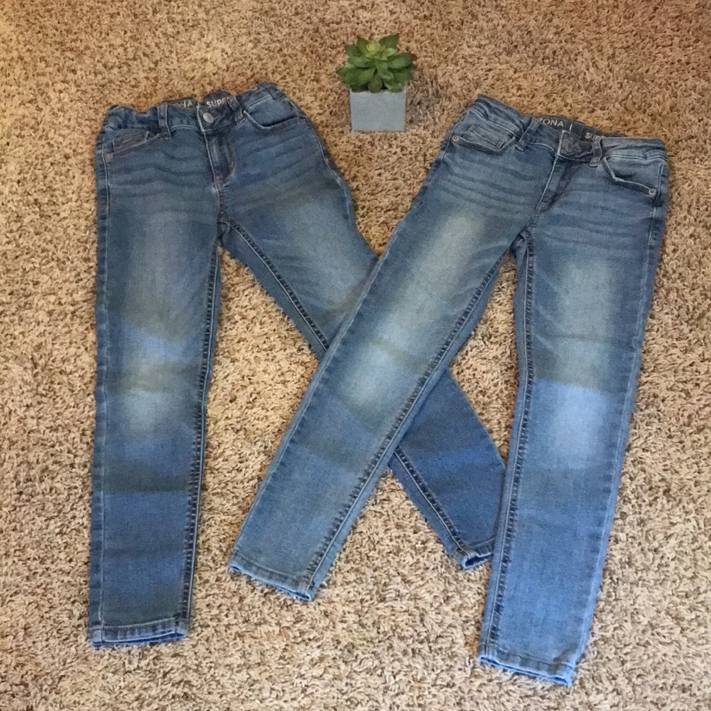 2 pairs of Arizona superfex skinny girl jeans size 7